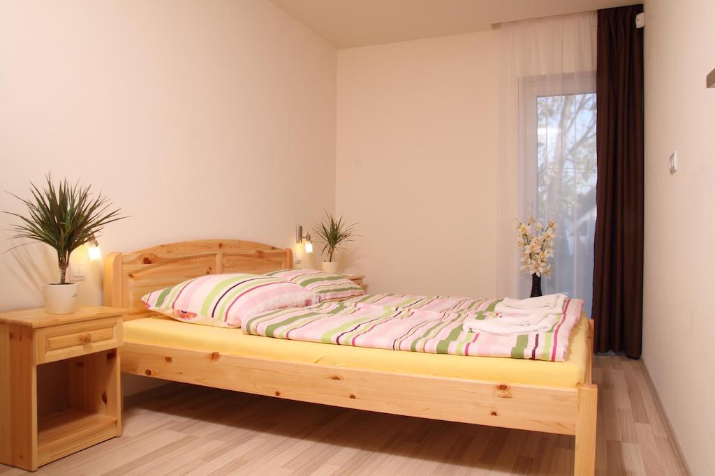 Villa Aba Sea House Balatonszarszo Habitación foto
